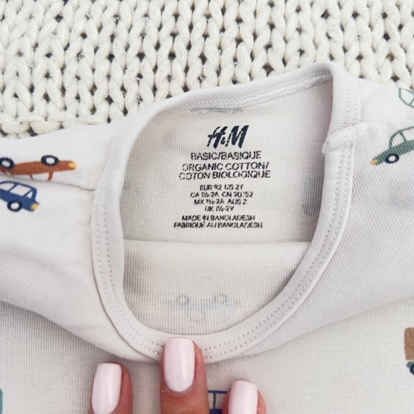 H&M Envelope-neck Cream Vehicle Toddler Bodysuit 2T - Picture 3 of 4